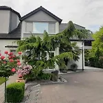 Ancsi Apartmanhaz * Balatonlelle