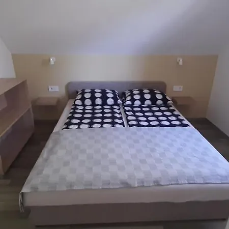Ancsi Apartmanhaz *