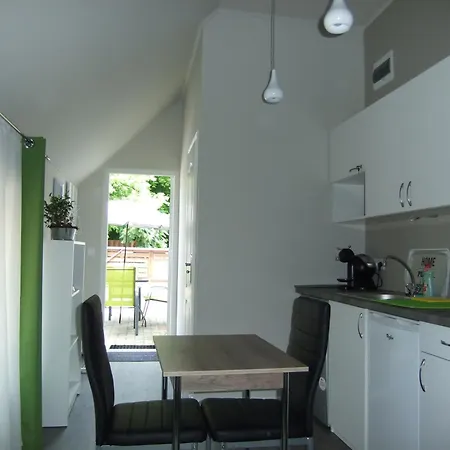 Ancsi Apartmanhaz バラトンレッレ
