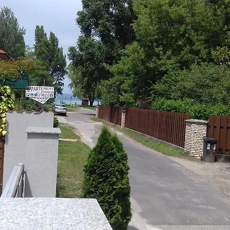 Ancsi Apartmanhaz バラトンレッレ